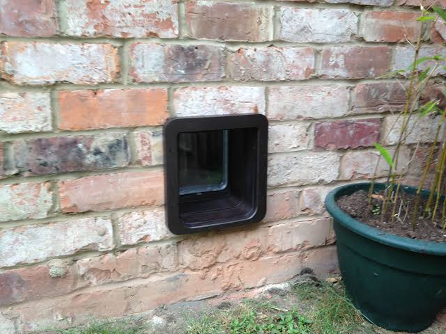 Standard dog flap installation